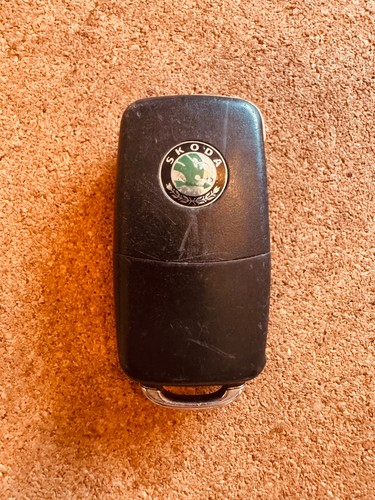 Skoda button remote flip - 3,